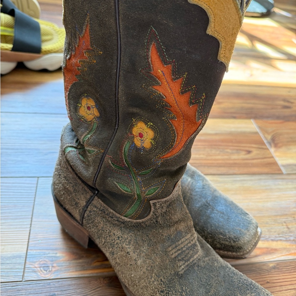 Justin Boots Brown and Yellow Heeled Boots - Picture 4 of 9
